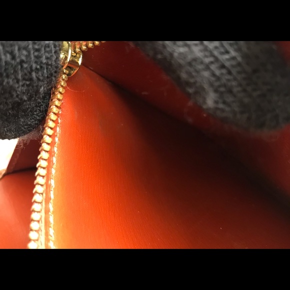 ✨Louis Vuitton Epi leather Preloved Wallet converted to a Wallet on a Chain - Picture 6 of 13